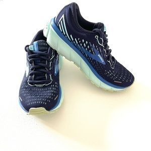 BROOKS Womens Ghost 13 Running Shoe Sz 5